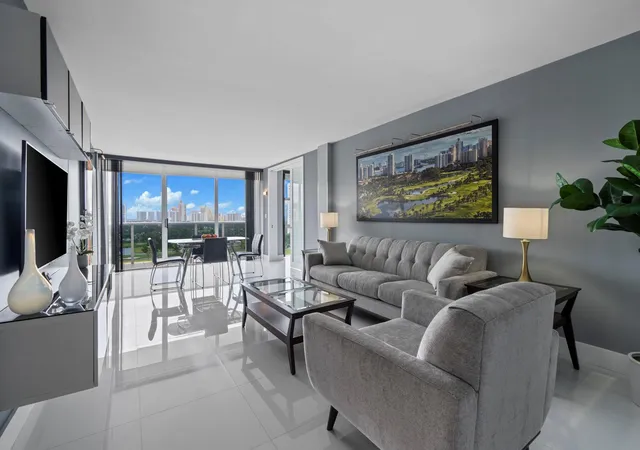 5th image of 3625 N Country Club Dr #1208, Miami, FL 33180 | MLS# F10530495