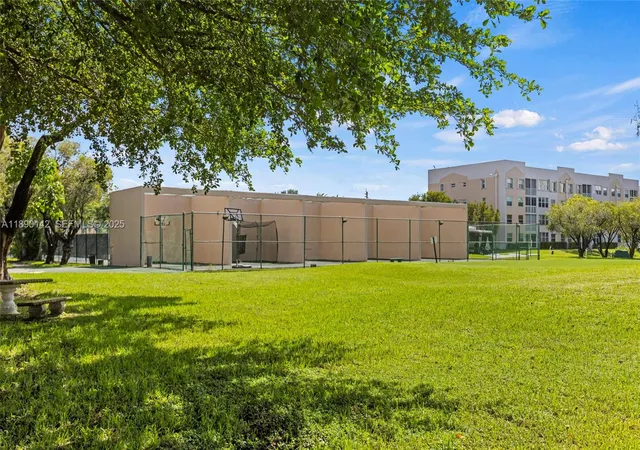 Homes for sale in Sunrise, FL | 10400 Nw 30th Ct #202, Sunrise, FL 33322 | MLS# A11890142