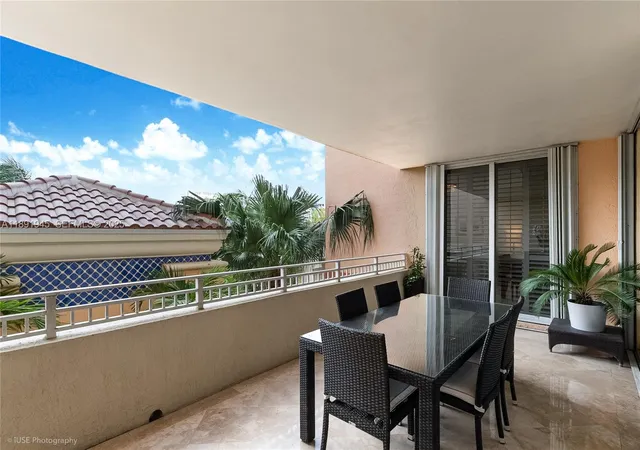 2nd image of 791 Crandon Blvd 303, Key Biscayne, FL 33149
