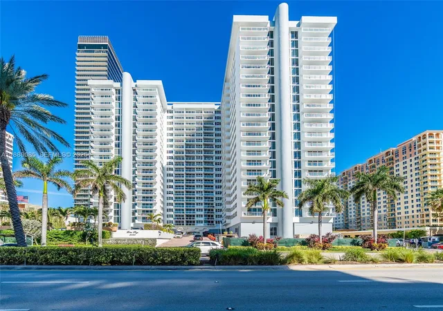 39th image of 2030 S Ocean Dr #1127, Hallandale Beach, FL 33009 | MLS# A11889085