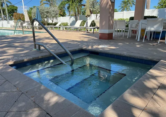 20th image of 2361 Se 5th St, Pompano Beach, FL 33062 | MLS# A11893382
