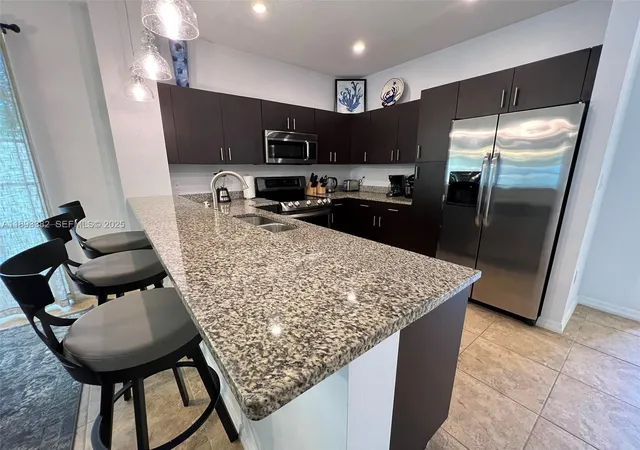 4th image of 2361 Se 5Th St, Pompano Beach, FL 33062 | MLS# A11893382