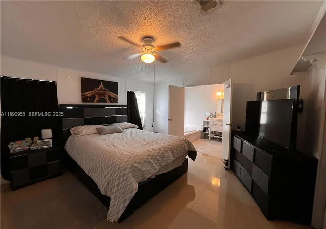 5th image of 909 Sw 131 Wy, Davie, FL 33325 | MLS# A11890955