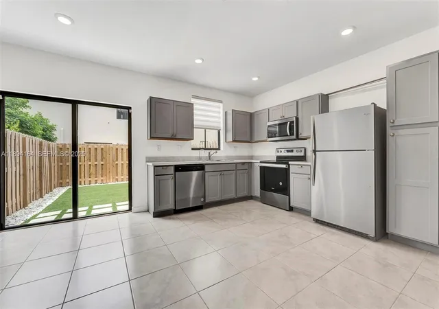 5th image of 450 Ne 13Th St, Florida City, FL 33034 | MLS# A11894164