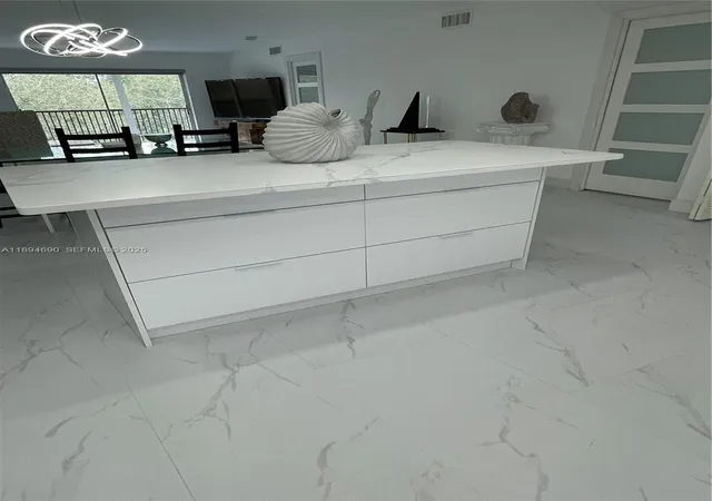 3rd image of 150 S Hollybrook Ter #303, Pembroke Pines, FL 33025 | MLS# A11894690