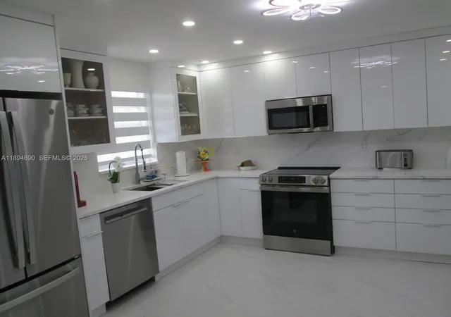 5th image of 150 S Hollybrook Ter #303, Pembroke Pines, FL 33025 | MLS# A11894690