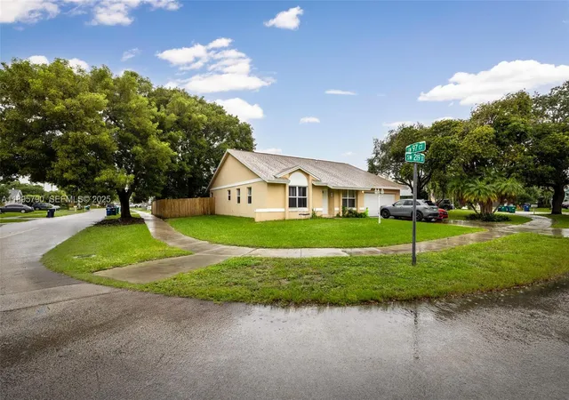 Homes for sale in Cutler Bay, FL | 9730 Sw 219th St, Cutler Bay, FL 33190 | MLS# A11895790