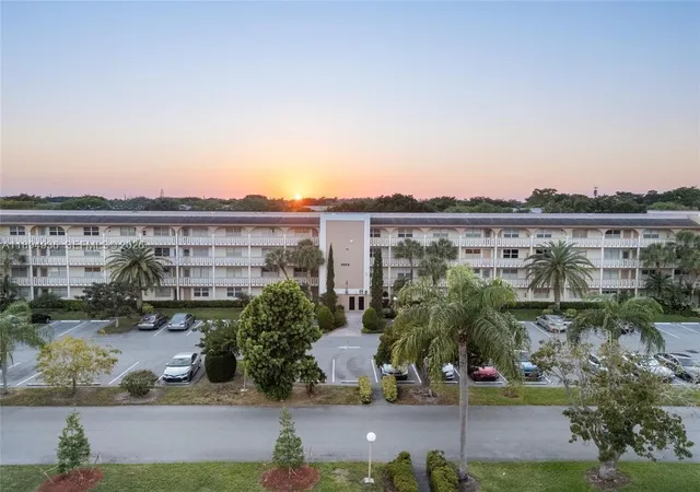 2nd image of 2202 Lucaya Bnd #L3, Coconut Creek, FL 33066 | MLS# A11894936