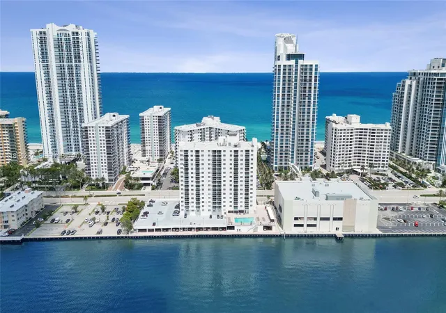Homes for sale in Hollywood, FL | 3000 S Ocean Drive, Hollywood, FL 33019 | Houzeo