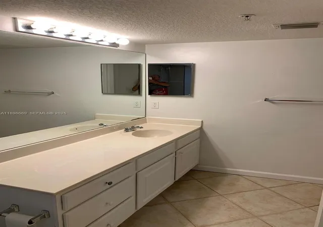 Homes for sale in Fort Myers, FL | 4122 Residence Dr #120, Fort Myers, FL 33901 | MLS# A11896669