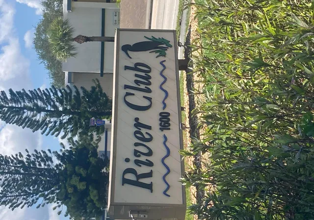 Photo 1 of Condo for sale at 1600 Se Dixie Hwy #13-204, Jensen Beach, FL 34957 | MLS# R11132848 | Listing updated on 2026-09-23