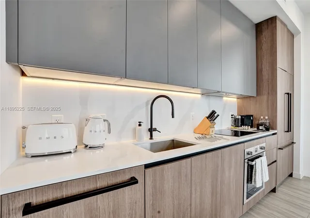 4th image of 580 72Nd St #2102, Miami Beach, FL 33141 | MLS# A11895225