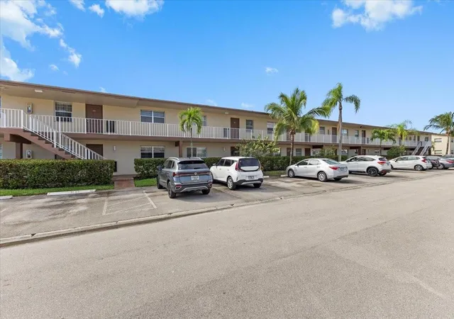 Homes for sale in Margate, FL | 7200 Nw 5th Place, Margate, FL 33063 | Houzeo