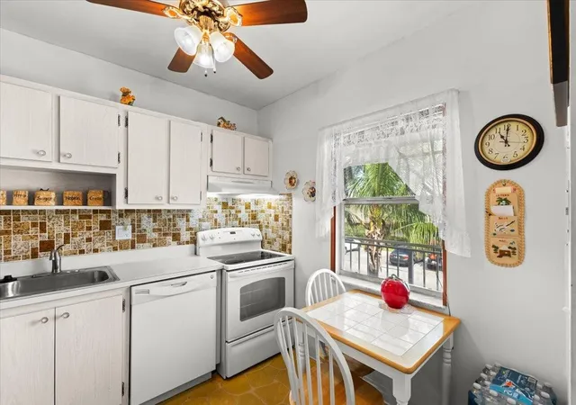 Homes for sale in Margate, FL | 7200 Nw 5th Pl #203, Margate, FL 33063 | MLS# F10532138