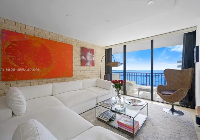 3rd image of 1581 Brickell Ave #2005, Miami, FL 33129 | MLS# A11898066