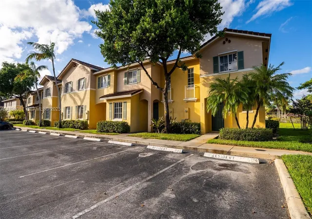 3rd image of 6051 Sw 19Th Pl, North Lauderdale, FL 33068 | MLS# A11898057
