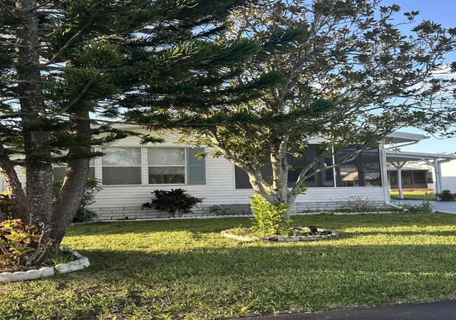 1st image of 528 Tropical Isles Cir, Fort Pierce, FL 34982 | MLS# R11133277