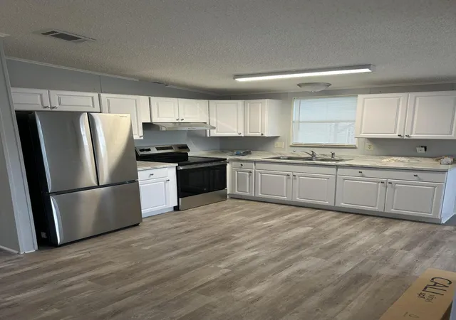 3rd image of 528 Tropical Isles Cir, Fort Pierce, FL 34982 | MLS# R11133277