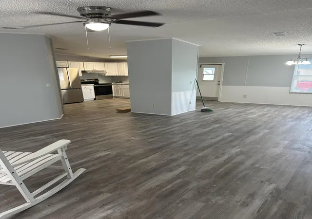 4th image of 528 Tropical Isles Cir, Fort Pierce, FL 34982 | MLS# R11133277