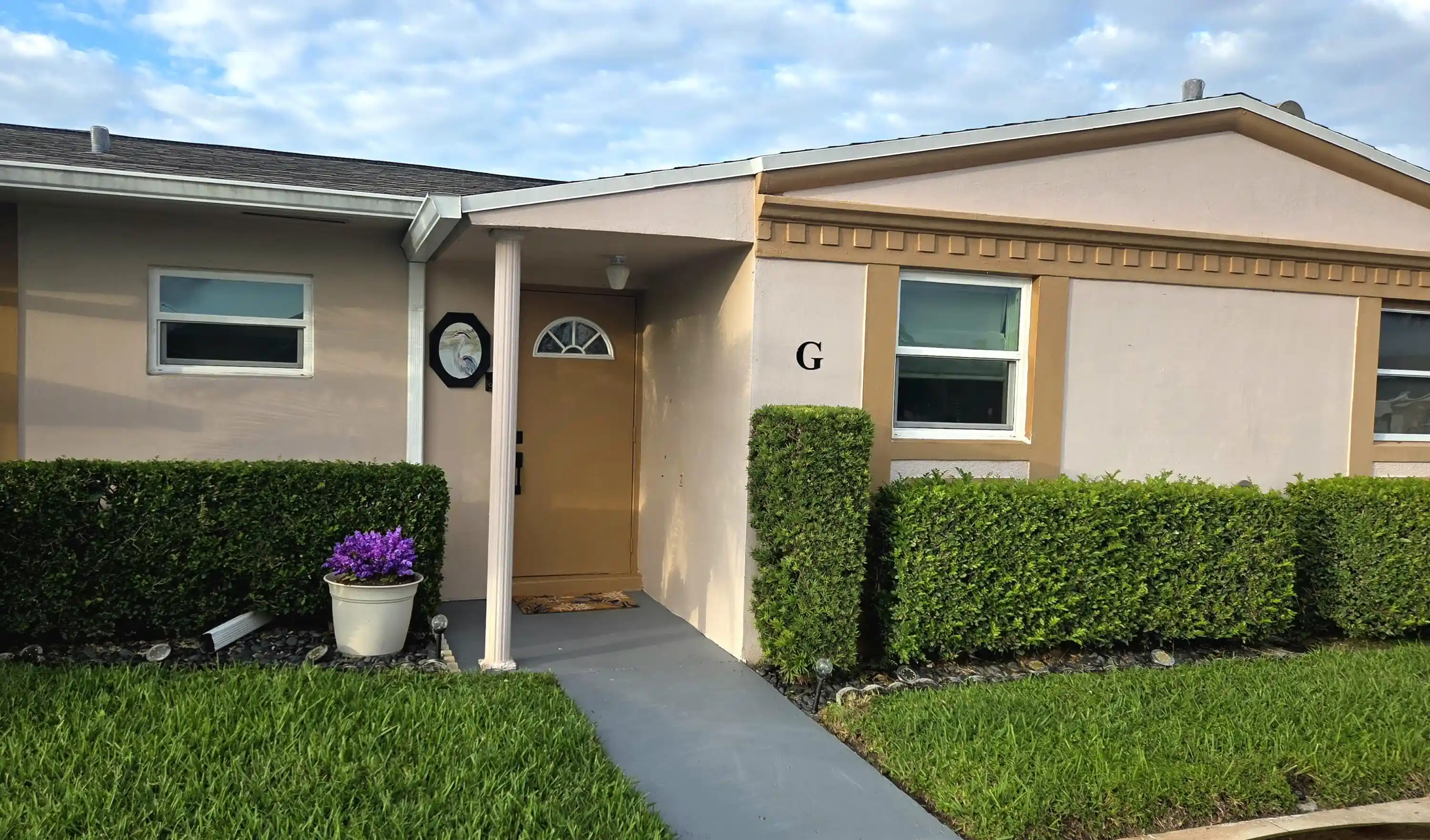 Photo 1 of Single family home for sale at 2568 Dudley Dr E #G, West Palm Beach, FL 33415 | MLS# R11133386 | Listing updated on 2026-10-28