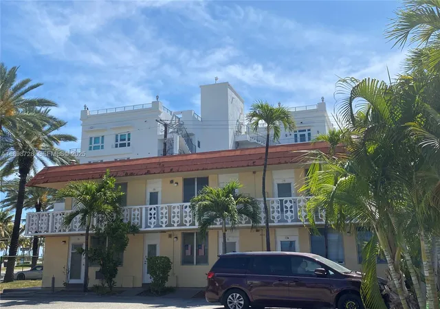 2nd image of 441 Collins Ave, Miami Beach, FL 33139