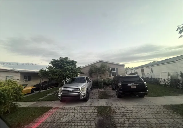 32nd image of 21640 Nw 3rd Pl, Pembroke Pines, FL 33029 | MLS# A11898264
