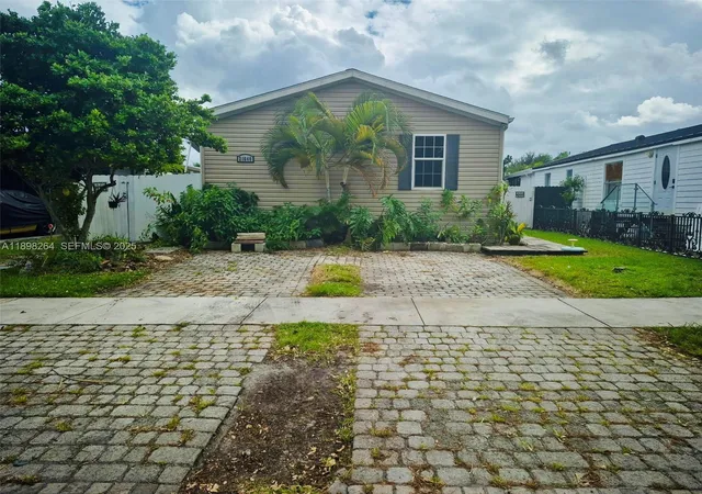 2nd image of 21640 Nw 3rd Pl, Pembroke Pines, FL 33029 | MLS# A11898264