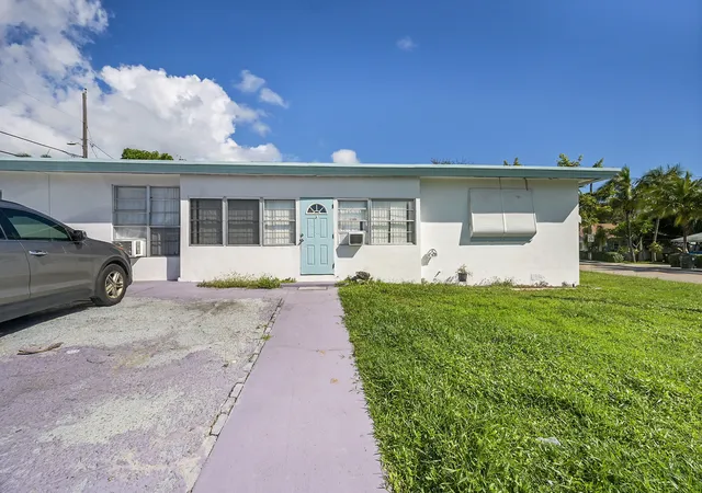 1st image of 721 N A St, Lake Worth Beach, FL 33460 | MLS# R11133845