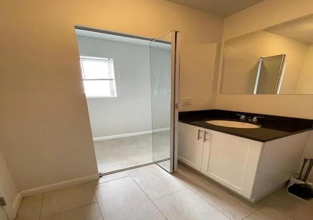 23rd image of 721 N A St, Lake Worth Beach, FL 33460 | MLS# R11133845