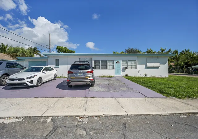 2nd image of 721 N A St, Lake Worth Beach, FL 33460 | MLS# R11133845