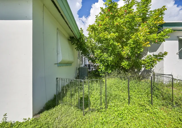 5th image of 721 N A St, Lake Worth Beach, FL 33460 | MLS# R11133845