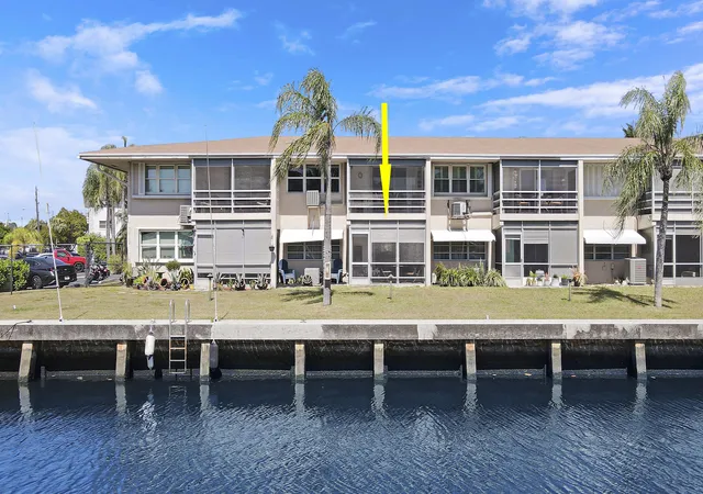 1st image of 298 Se 6Th Ave #6, Pompano Beach, FL 33060 | MLS# R11133876