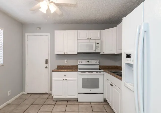 Photo 3 of Single family home for sale at 5692 Sw Stonington Way #5692, Lake Worth, FL 33463 | MLS# R11133892 | Listing updated on 2026-09-23