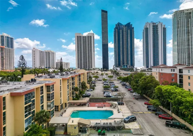2nd image of 210 172Nd St, Sunny Isles Beach, FL 33160