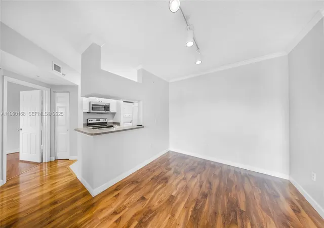 4th image of 17125 N Bay Rd #3301, Sunny Isles Beach, FL 33160 | MLS# A11900168