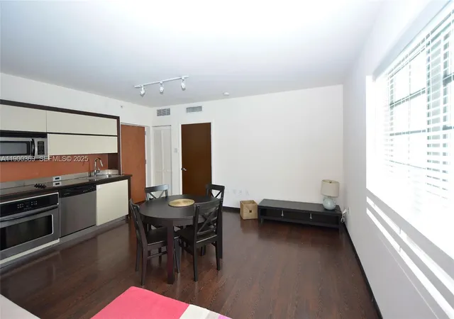 2nd image of 435 21st St #205, Miami Beach, FL 33139 | MLS# A11900369