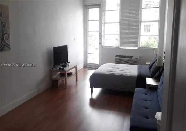 2nd image of 300 74Th St, Miami Beach, FL 33141