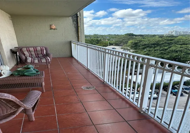 4th image of 1650 Coral Wy #808, Miami, FL 33145 | MLS# A11899612