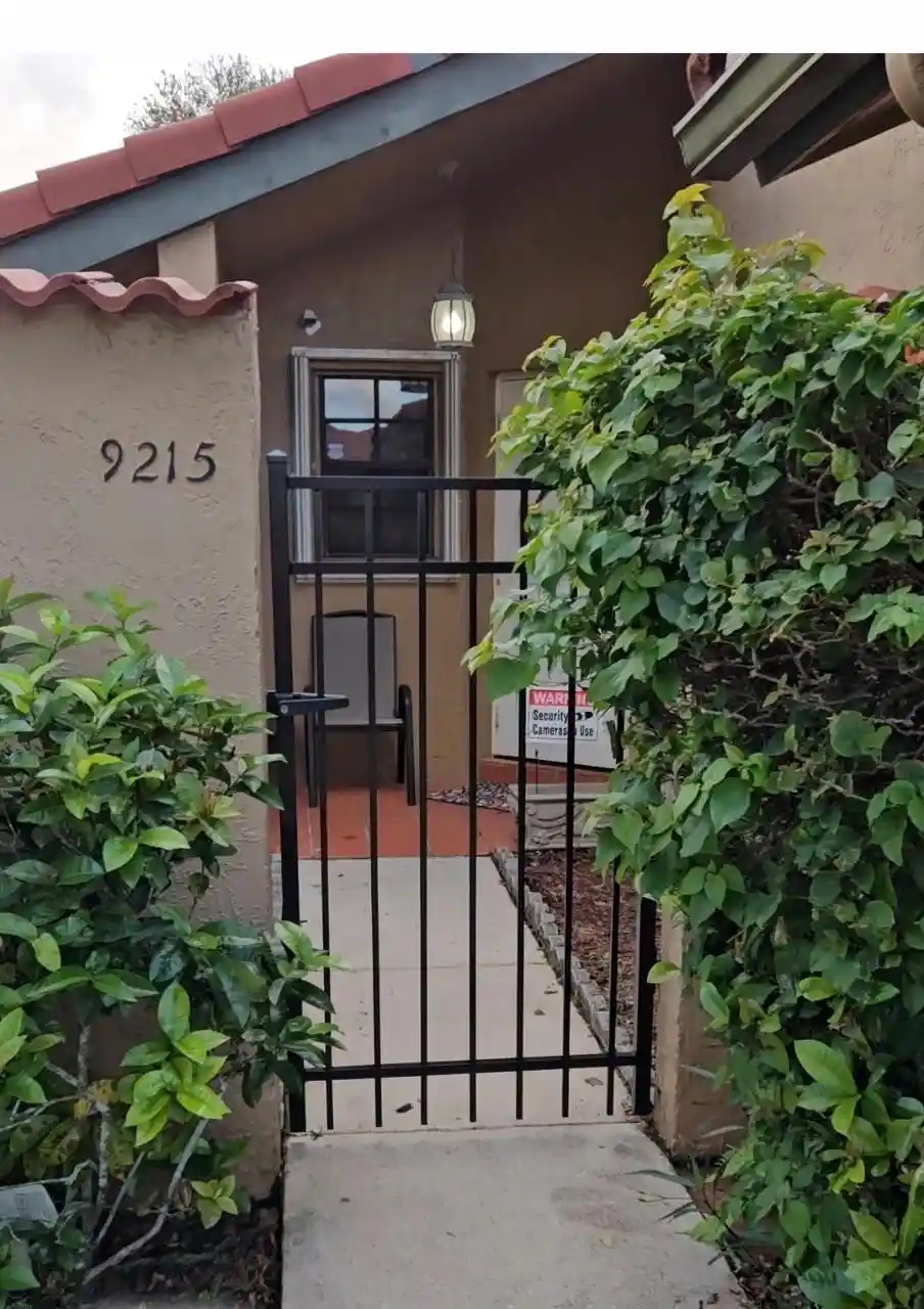 Townhouse for sale at 9215 W Sunrise Blvd, Plantation, FL 33322 | MLS# F10531845