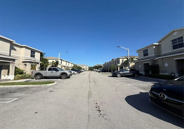 5th image of 484 Ne 5Th St, Florida City, FL 33034 | MLS# A11900065