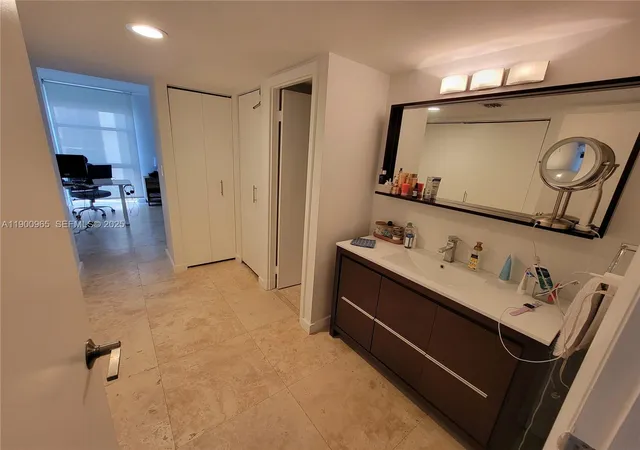 13th image of 20379 W Country Club Dr #539, Aventura, FL 33180 | MLS# A11900965