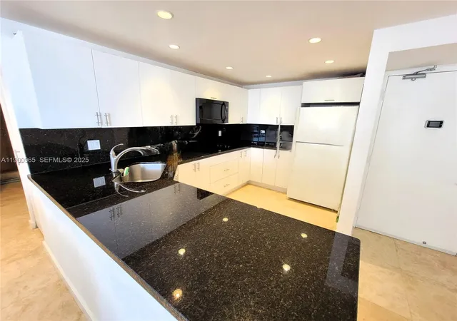 2nd image of 20379 W Country Club Dr #539, Aventura, FL 33180 | MLS# A11900965