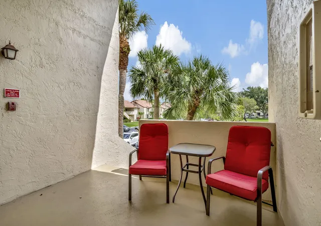 2nd image of 5869 Parkwalk Dr, Boynton Beach, FL 33472 | MLS# R11134451