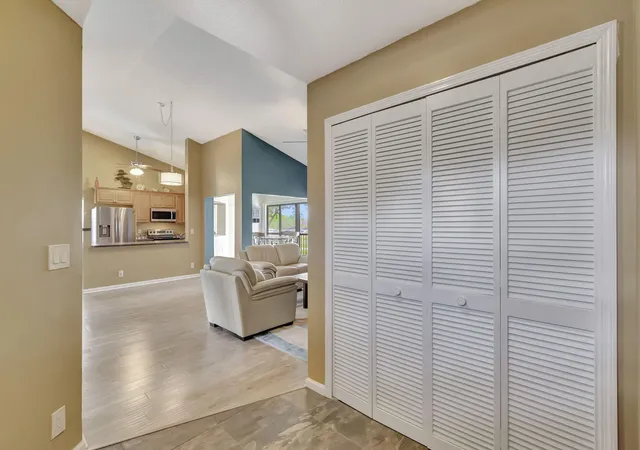 5th image of 5869 Parkwalk Dr, Boynton Beach, FL 33472 | MLS# R11134451