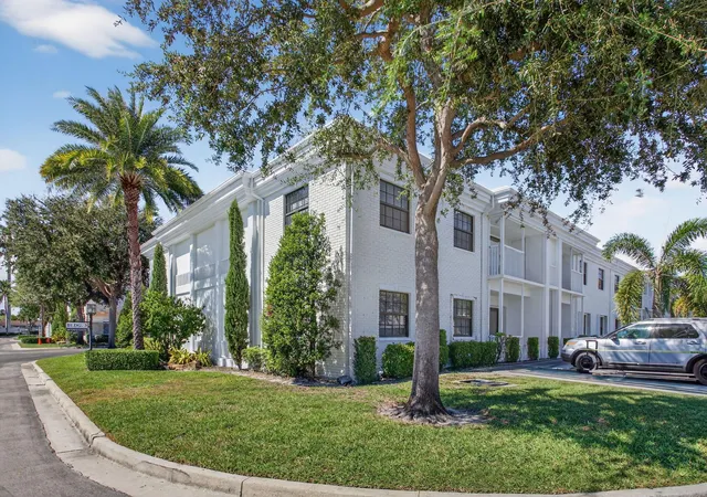 Condo for sale at 130 Cypress Clb Dr #324, Pompano Beach, FL 33060 | MLS# R11135036 | Listing updated on 2025-12-04