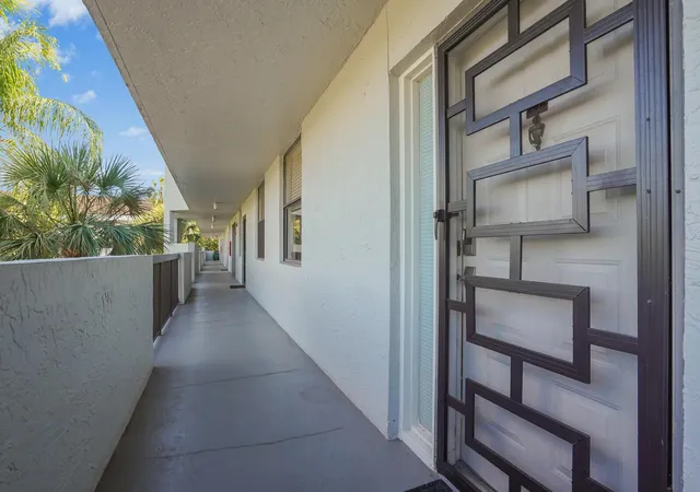 Condo for sale at 4133 S Carambola Cir #G305, Coconut Creek, FL 33066 | MLS# R11136344 | Listing updated on 2025-11-30