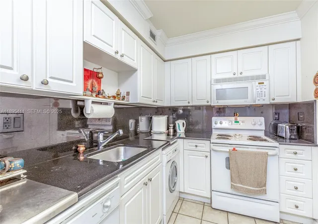 2nd image of 2501 S Ocean Dr, Hollywood, FL 33019