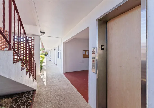 5th image of 2050 Ne 39Th St #302e, Lighthouse Point, FL 33064 | MLS# F10533614