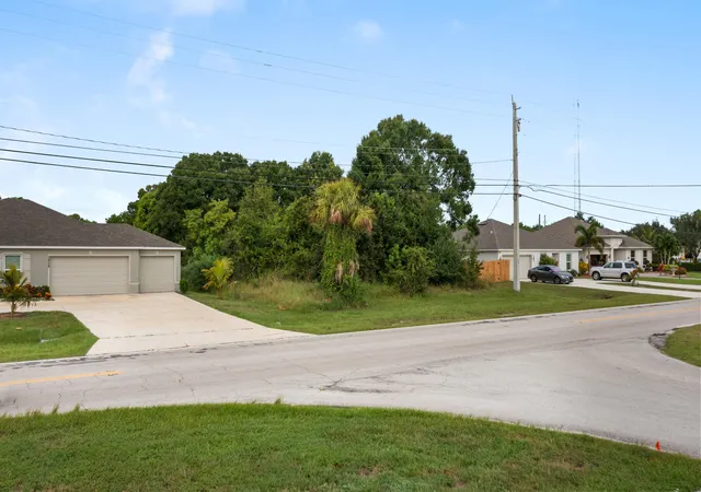 12th image of 3950 Sw Port St Lucie Blvd, Port Saint Lucie, FL 34953 | MLS# R11135844