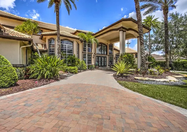 Homes for sale in Weston, FL | 3828 Pine Lake Dr, Weston, FL 33332 | MLS# A11902600